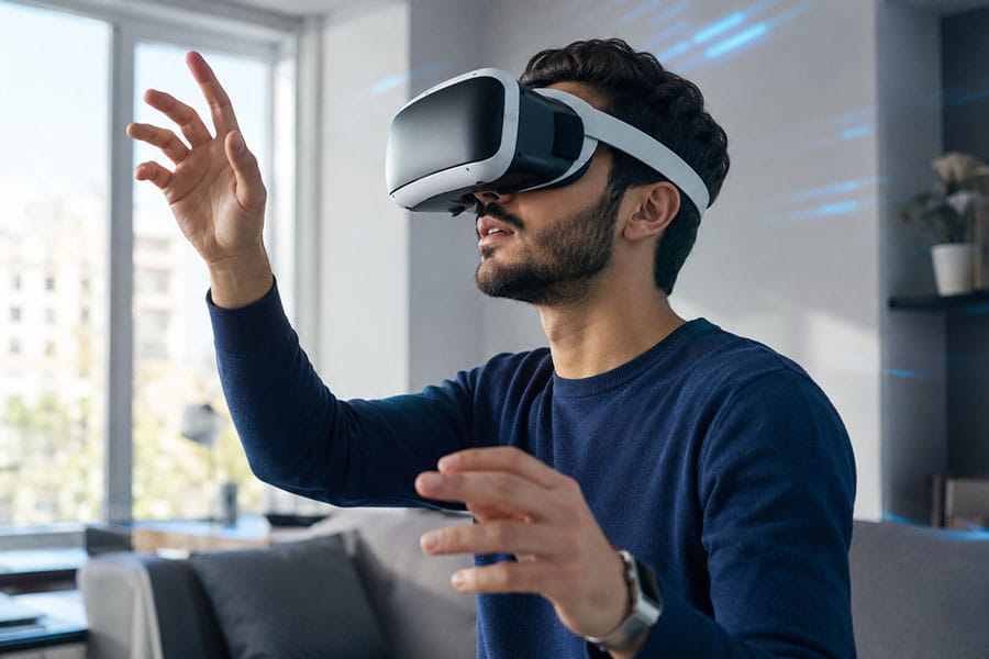 استفاده از هدست واقعیت مجازی VR